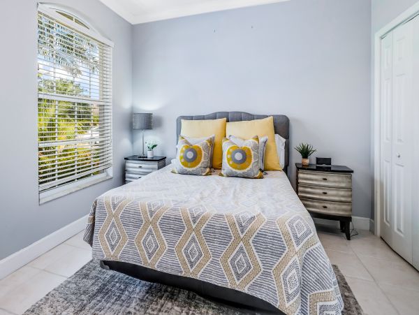 Naples Home 1009955