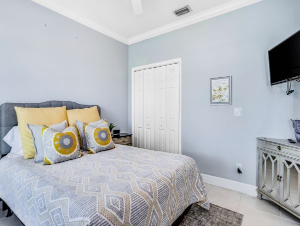 Naples Home 1009955