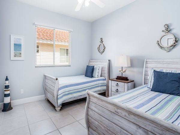 Naples Home 1009955