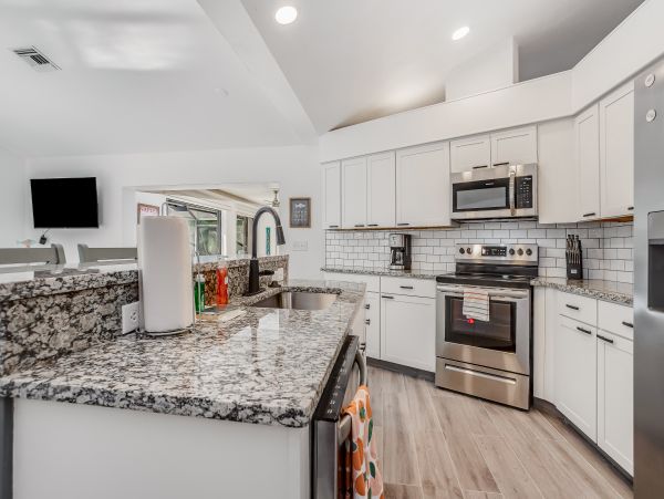 Naples Vacation Home 3 Bedroom, Pool & access Golf Courses