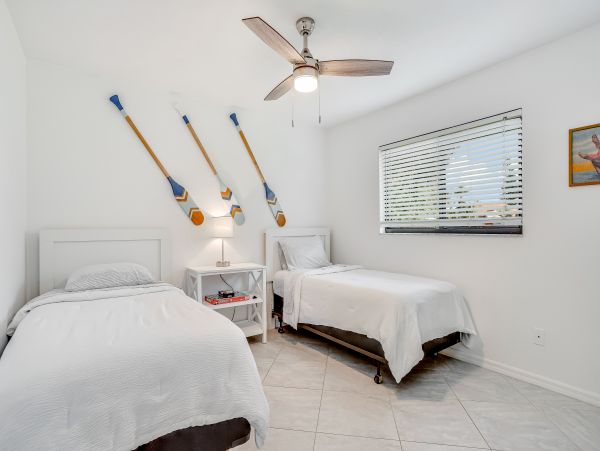 Naples Vacation Home 3 Bedroom, Pool & access Golf Courses