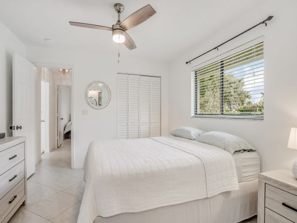 Naples Vacation Home 3 Bedroom, Pool & access Golf Courses