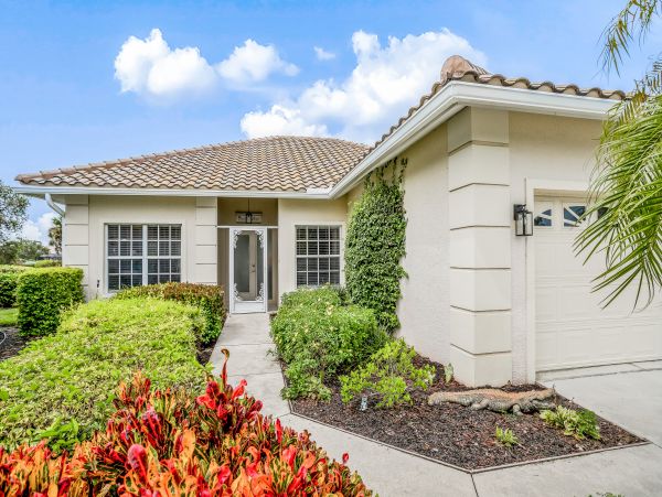 Naples Home 1009959