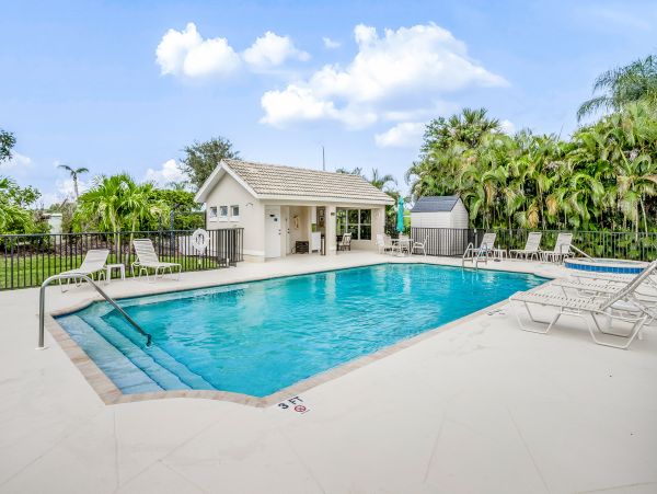 Naples Home 1009959