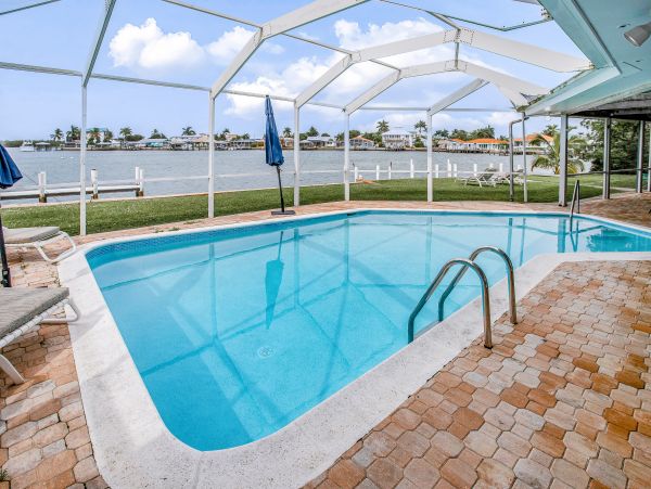 Naples Home 1009960