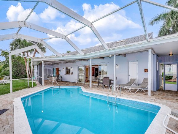 Naples Home 1009960
