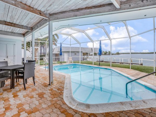 Naples Home 1009960