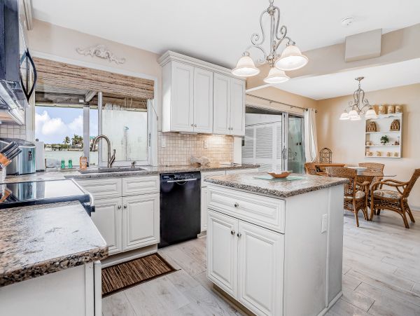 Naples Home 1009960