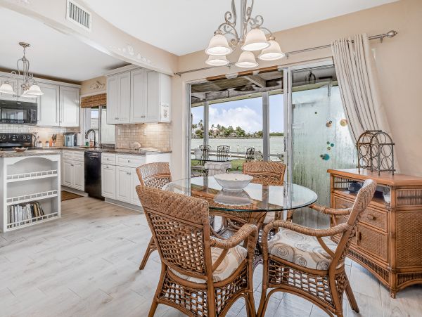 Naples Home 1009960