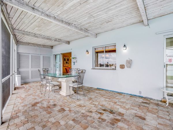 Naples Home 1009960