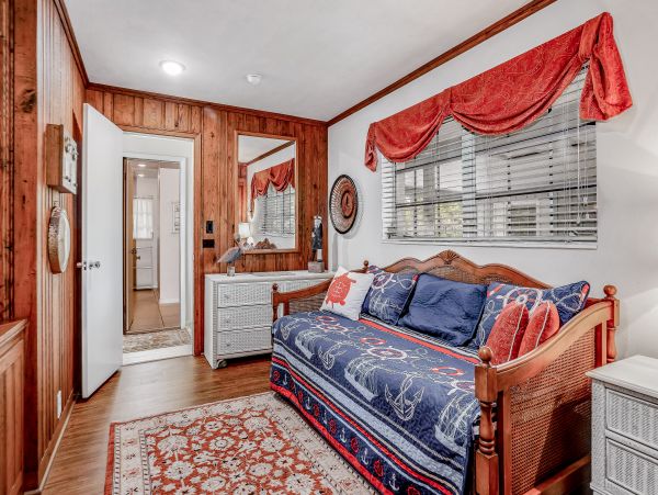 Naples Home 1009960