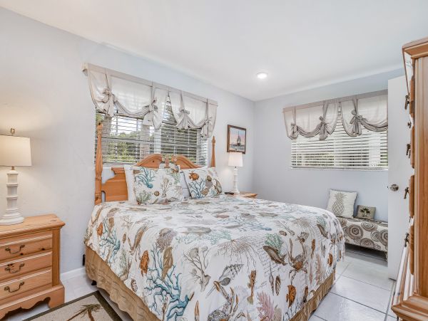 Naples Home 1009960