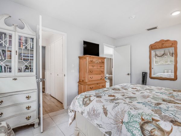Naples Home 1009960