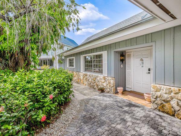 Naples Home 1009960