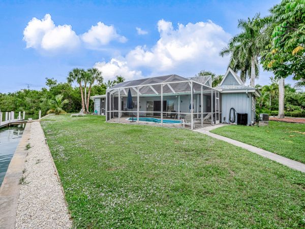 Naples Home 1009960