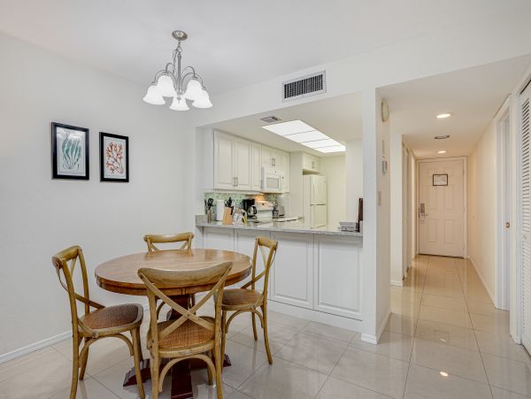 Naples Condo 1009961