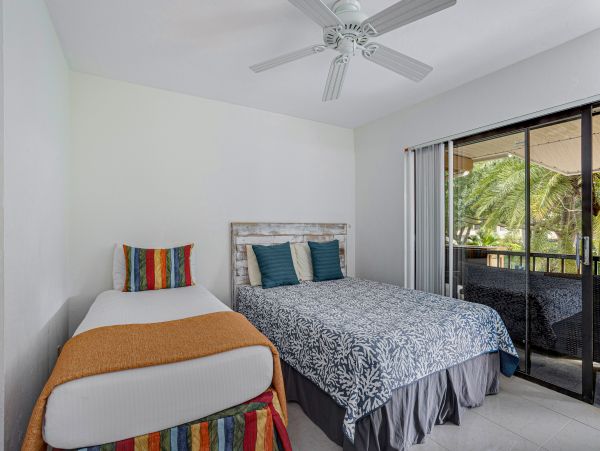 Naples Condo 1009961