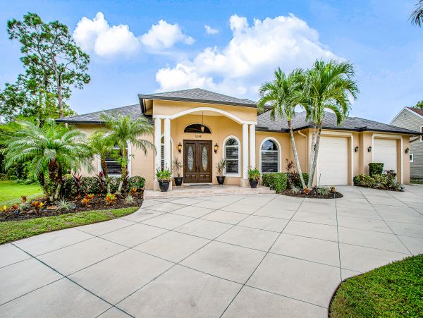 Naples Luxury Pool Vacation Home Away From Home