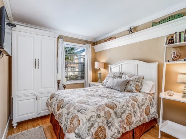 Naples Home 1009963