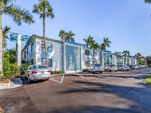 Naples Home 1009963