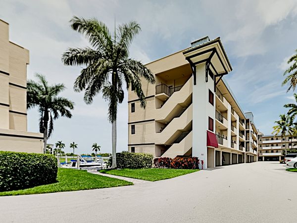 Naples Condo 1009965
