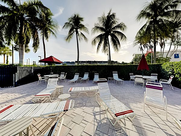 Naples Condo 1009965