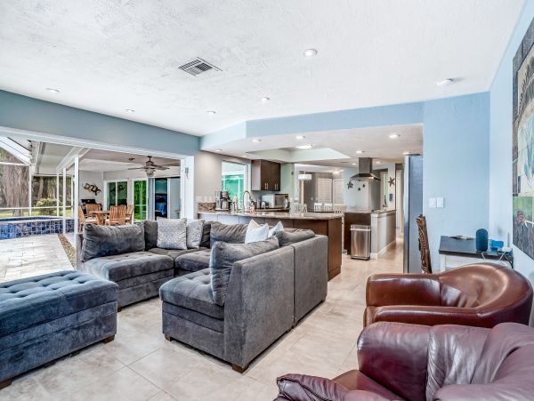 Naples Home 1009966