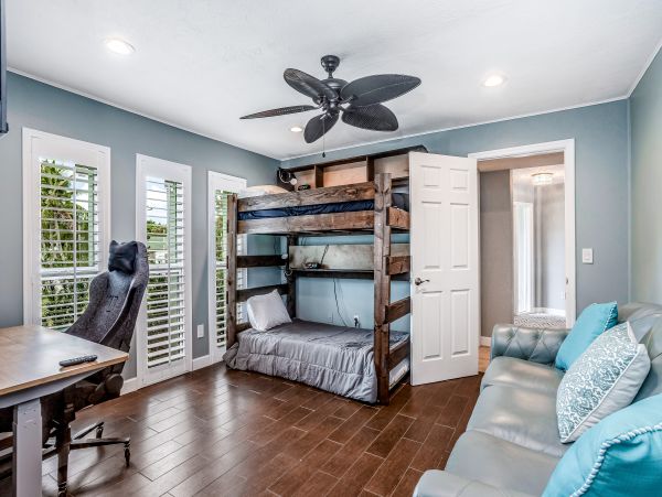 Naples Home 1009966