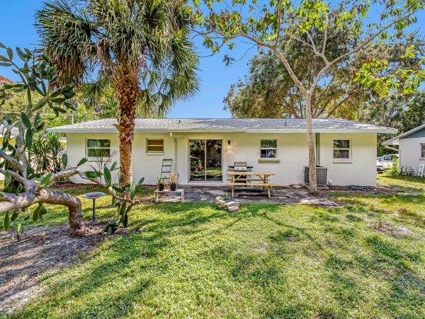 Sarasota Lovely Vacation Residence with 2 Bedrooms