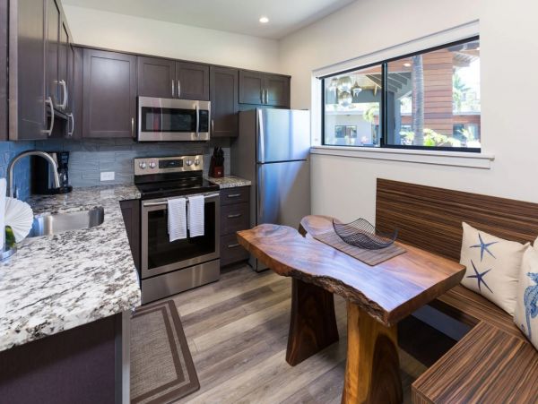 Kihei 10 Bedroom Vacation Villas Walk to Beach Sleeps 28