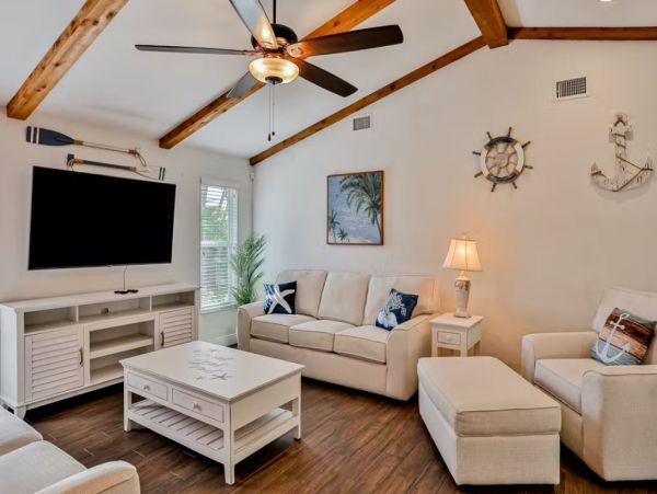 Canal-Front Vacation Home with Pool & Dock in Cape Coral
