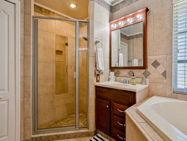 Canal-Front Vacation Home with Pool & Dock in Cape Coral