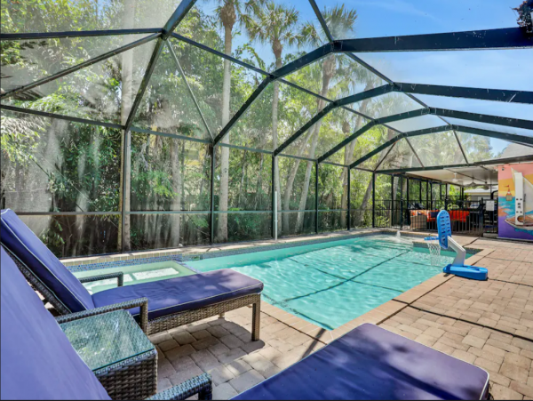 Lovely Vacation Home with 4 Bedrooms & Pool in Siesta Key