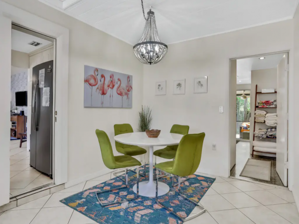 Lovely Vacation Home with 4 Bedrooms & Pool in Siesta Key