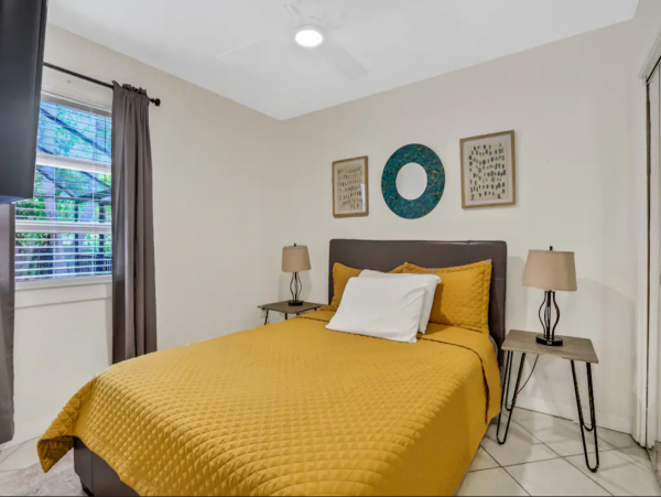 Lovely Vacation Home with 4 Bedrooms & Pool in Siesta Key