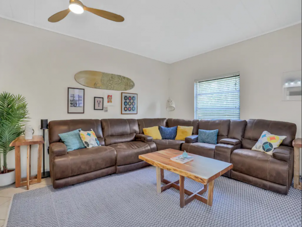 Lovely Vacation Home with 4 Bedrooms & Pool in Siesta Key