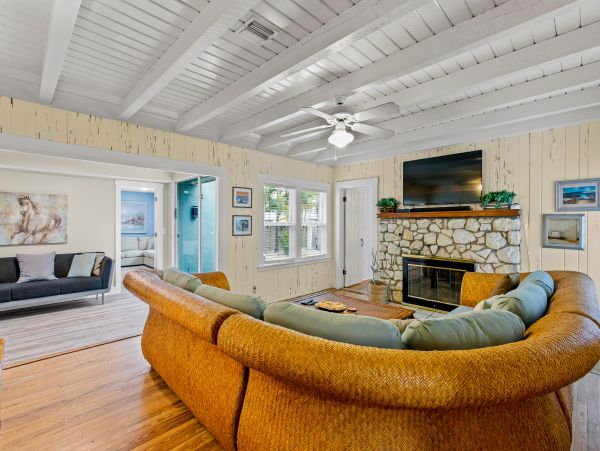 Siesta Key 4 Bedroom Home Private Pool 200 steps to Sand