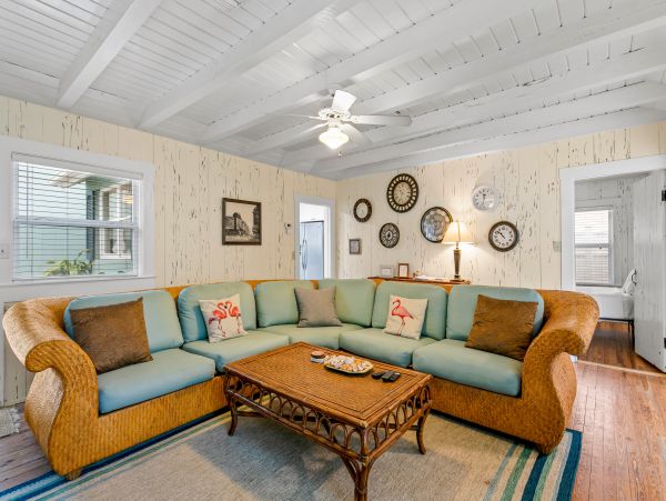 Siesta Key 4 Bedroom Home Private Pool 200 steps to Sand