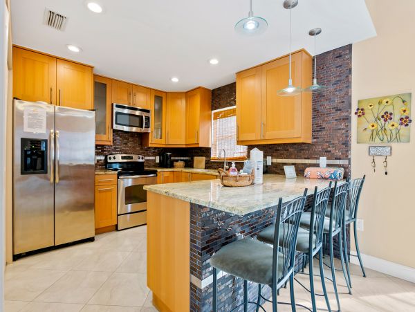 Siesta Key 4 Bedroom Home Private Pool 200 steps to Sand
