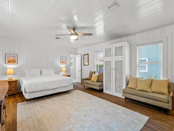 Siesta Key 4 Bedroom Home Private Pool 200 steps to Sand