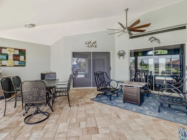 Cape Coral Vacation House with 3 Bedrooms Sleeps 6