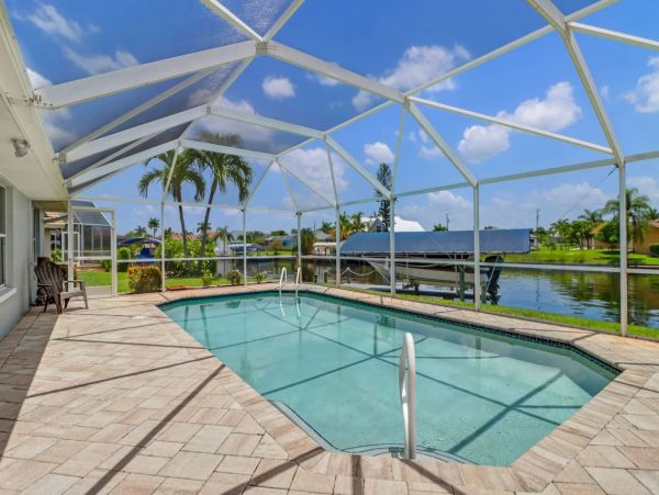 Cape Coral Vacation House with 3 Bedrooms Sleeps 6