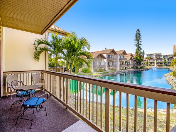 TownHouse Siesta Key Walk to Beach Sleeps 6