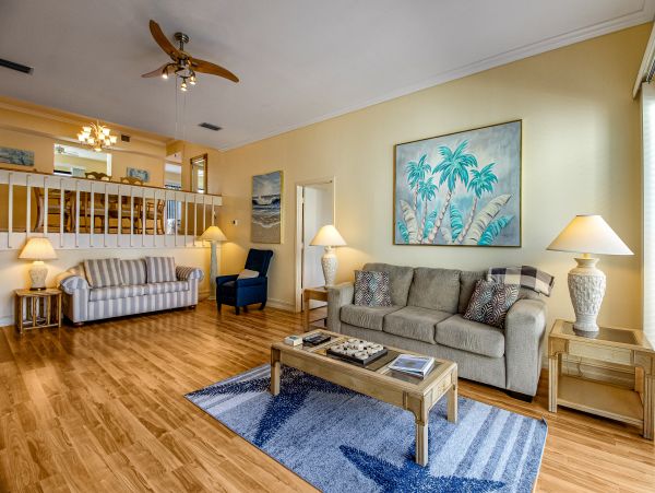 TownHouse Siesta Key Walk to Beach Sleeps 6