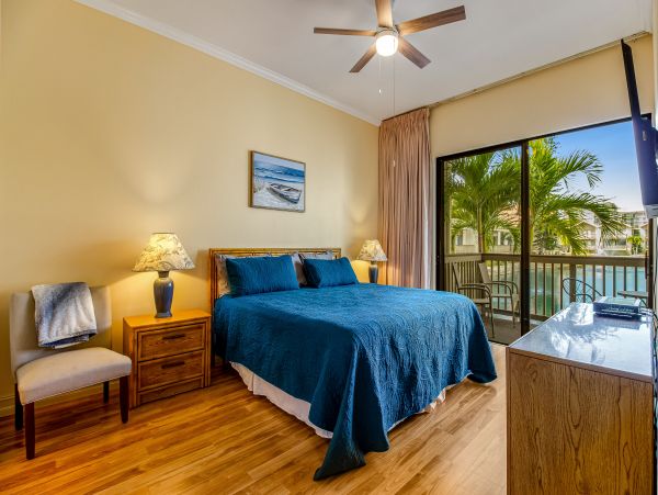TownHouse Siesta Key Walk to Beach Sleeps 6