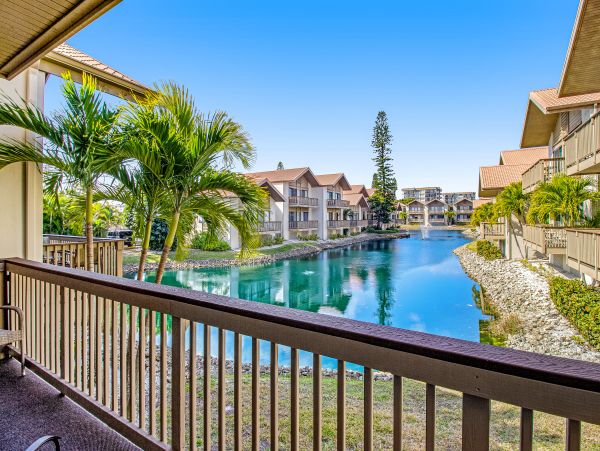 TownHouse Siesta Key Walk to Beach Sleeps 6