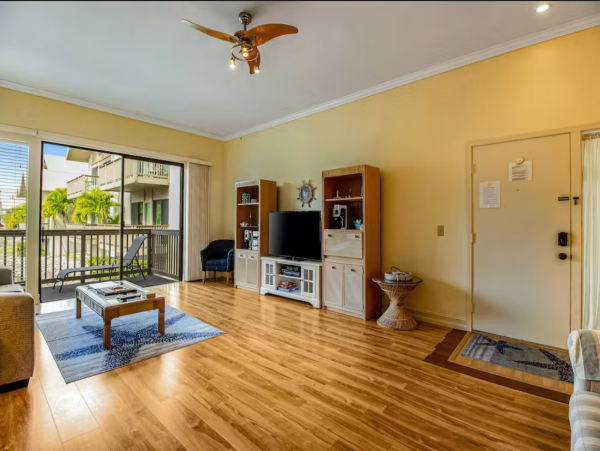 TownHouse Siesta Key Walk to Beach Sleeps 6