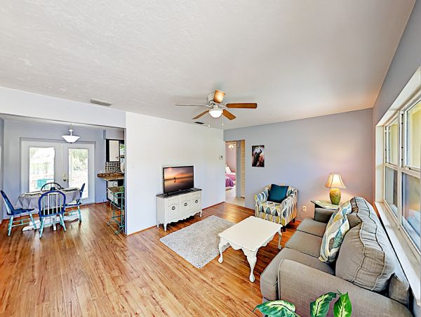 Lovely 2 Bedroom Vacation Rental in Clearwater