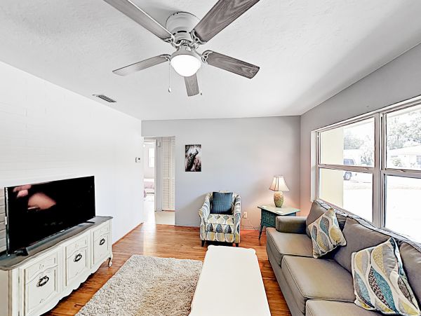 Lovely 2 Bedroom Vacation Rental in Clearwater
