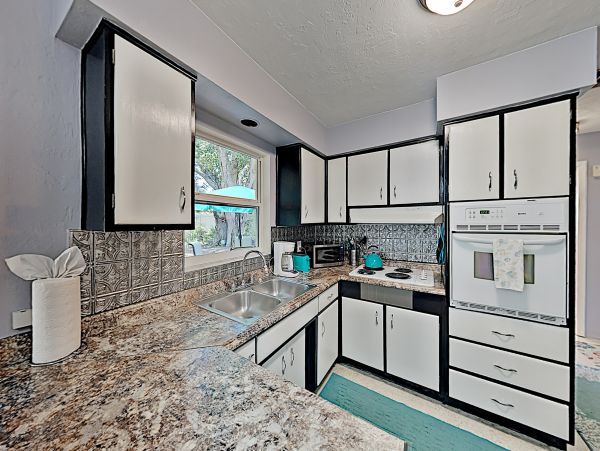 Lovely 2 Bedroom Vacation Rental in Clearwater